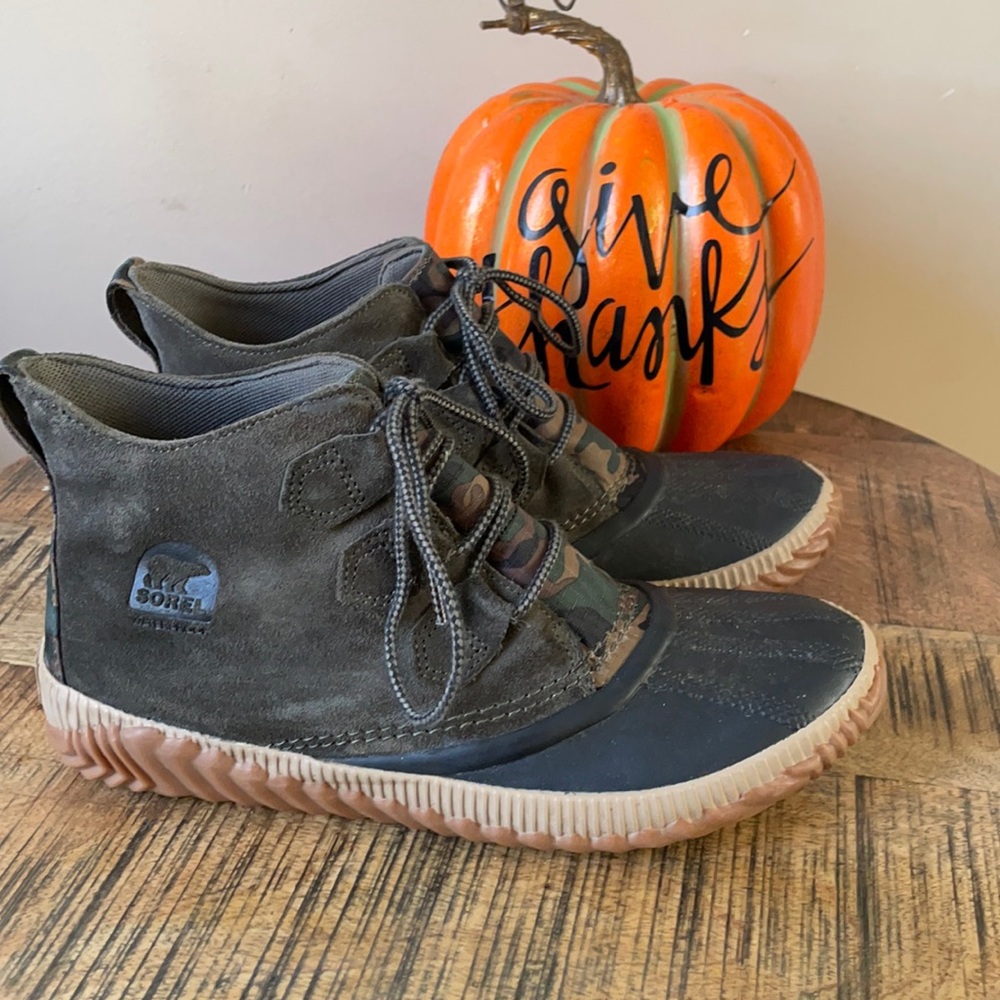 Sorel- Out and About Booties